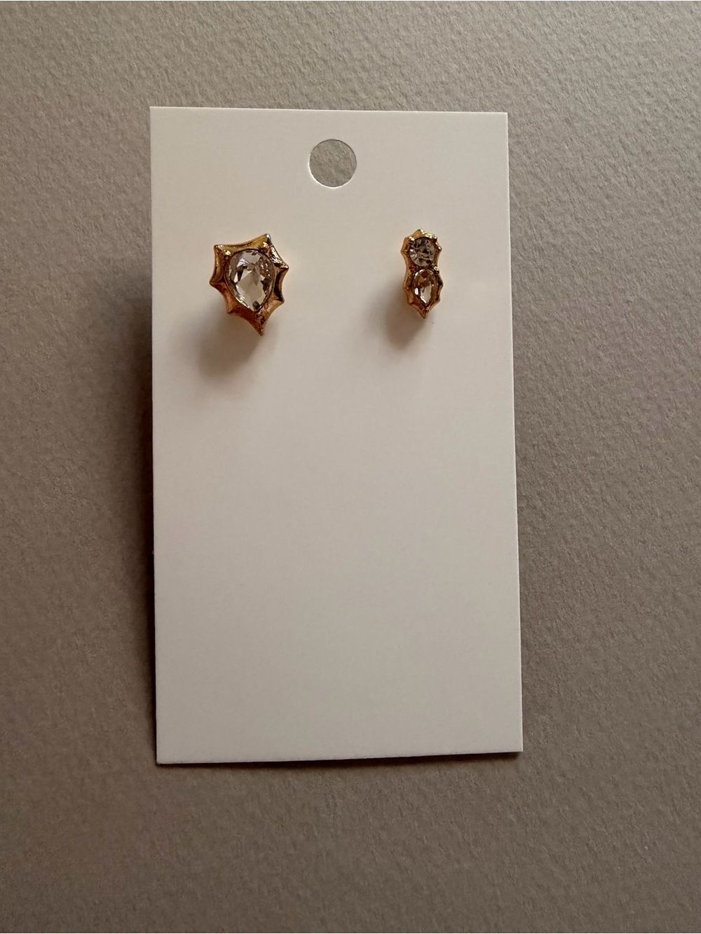 Gold minimalist Stud Earrings A2151 - Picture 4 of 7